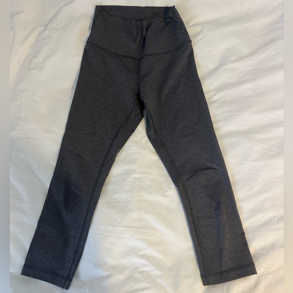 Cropped Grey Lululemon wunder under leggings size 6